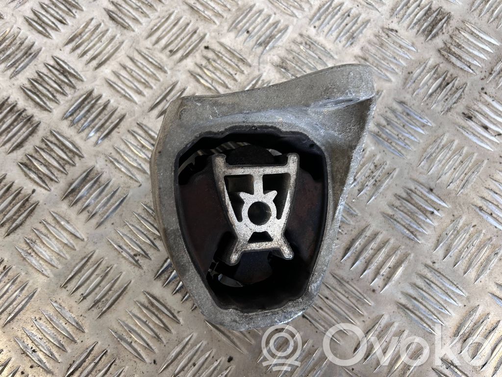 Engine mount bracket   31430510