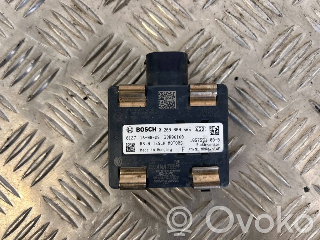 Tesla Model X Distronic sensor radar 