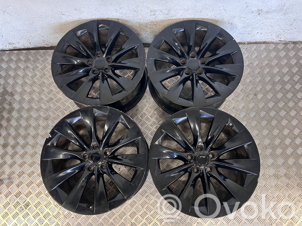 Tesla Model X R20-alumiinivanne 