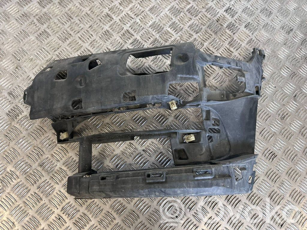 BMW 7 G11 G12 Uchwyt / Mocowanie zderzaka przedniego 