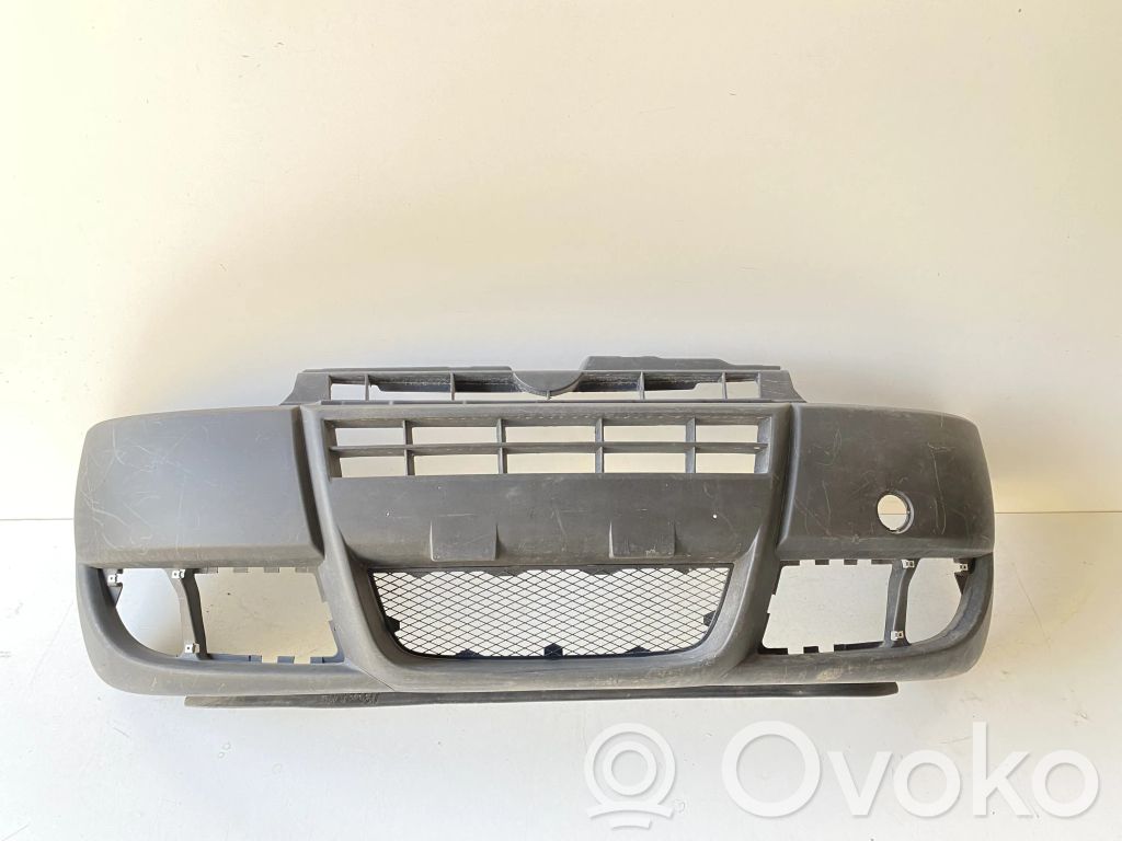 Fiat Doblo Parachoques delantero 