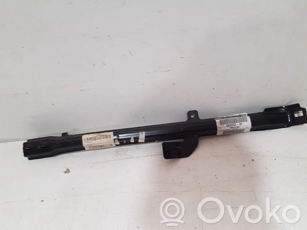 Jeep Compass Traverse inférieur support de radiateur 