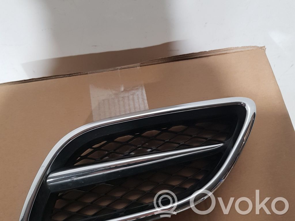 Nissan Primera Kühlergrill 