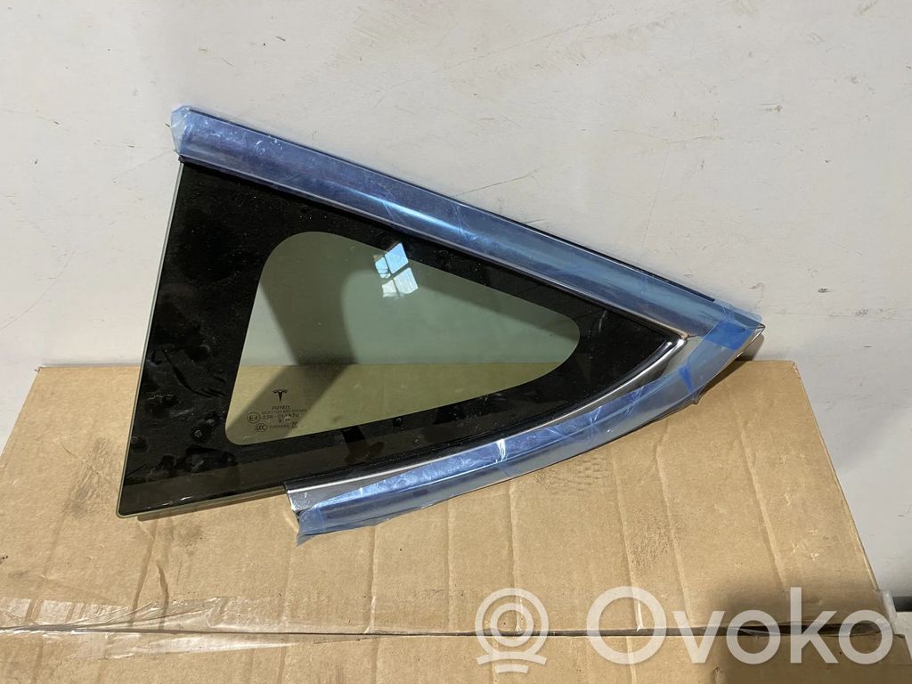 Galinis šoninis kėbulo stiklas   E008686,DOT1100AS2M5385,43R011570