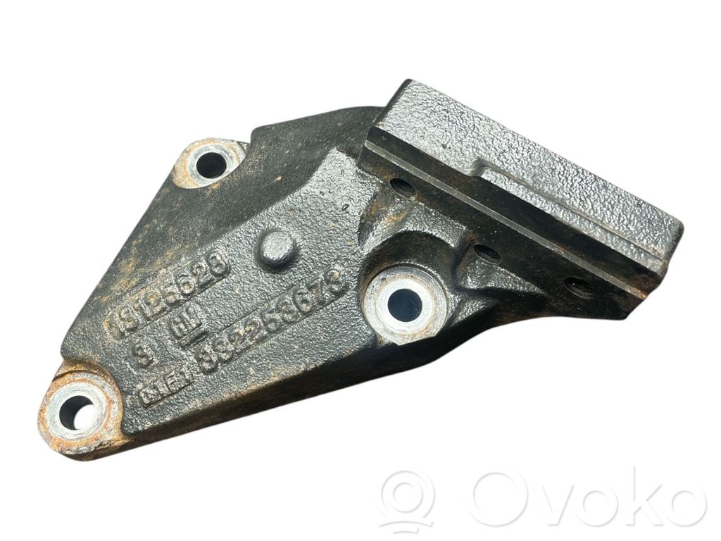 Opel Astra H Engine mounting bracket 
