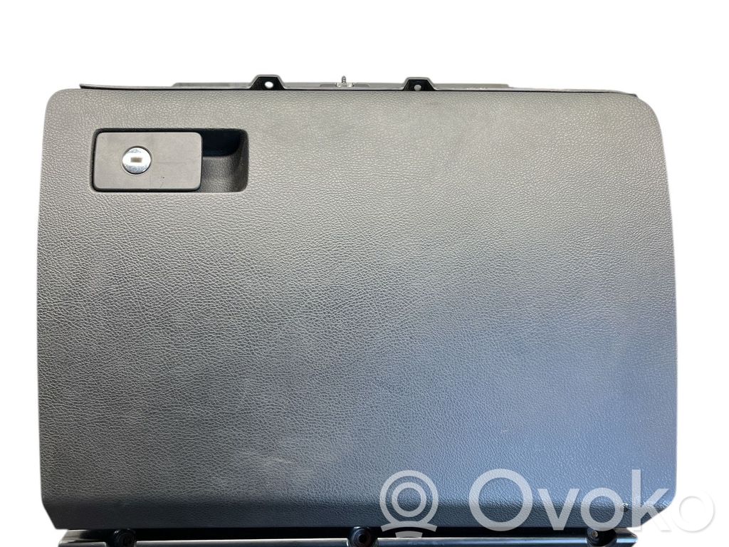 Volkswagen PASSAT B6 Schowek deski rozdzielczej 