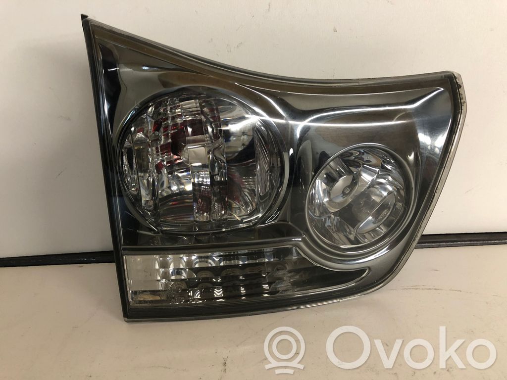 Tailgate rear/tail lights