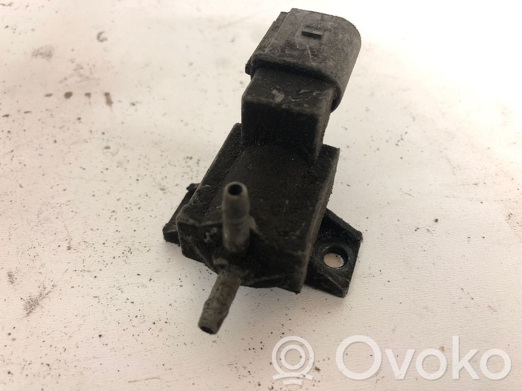 Válvula de vacío   079906283B