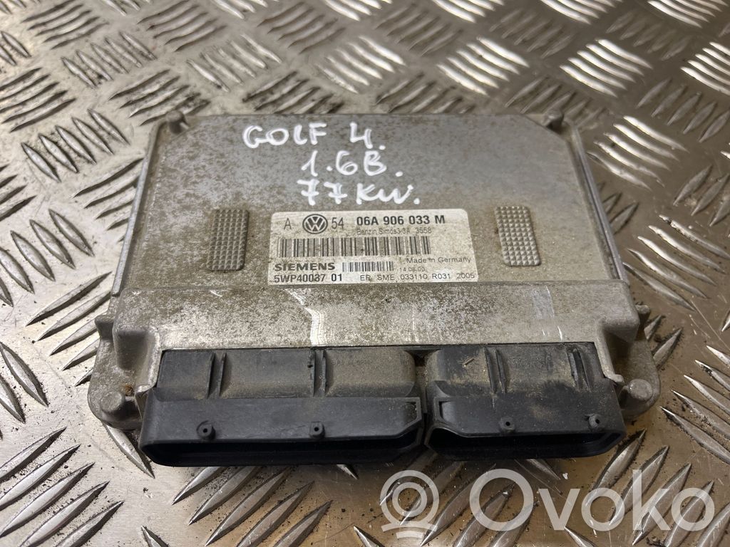 Volkswagen Golf IV Engine control unit/module 