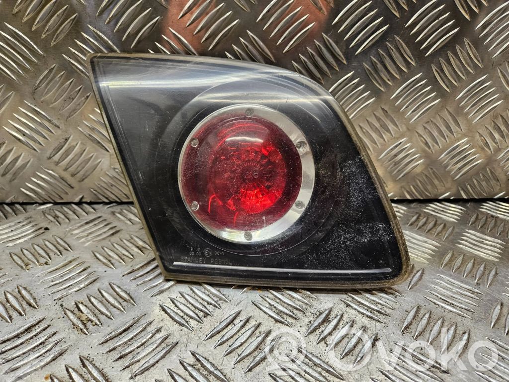Mazda 3 I Galinis žibintas dangtyje 