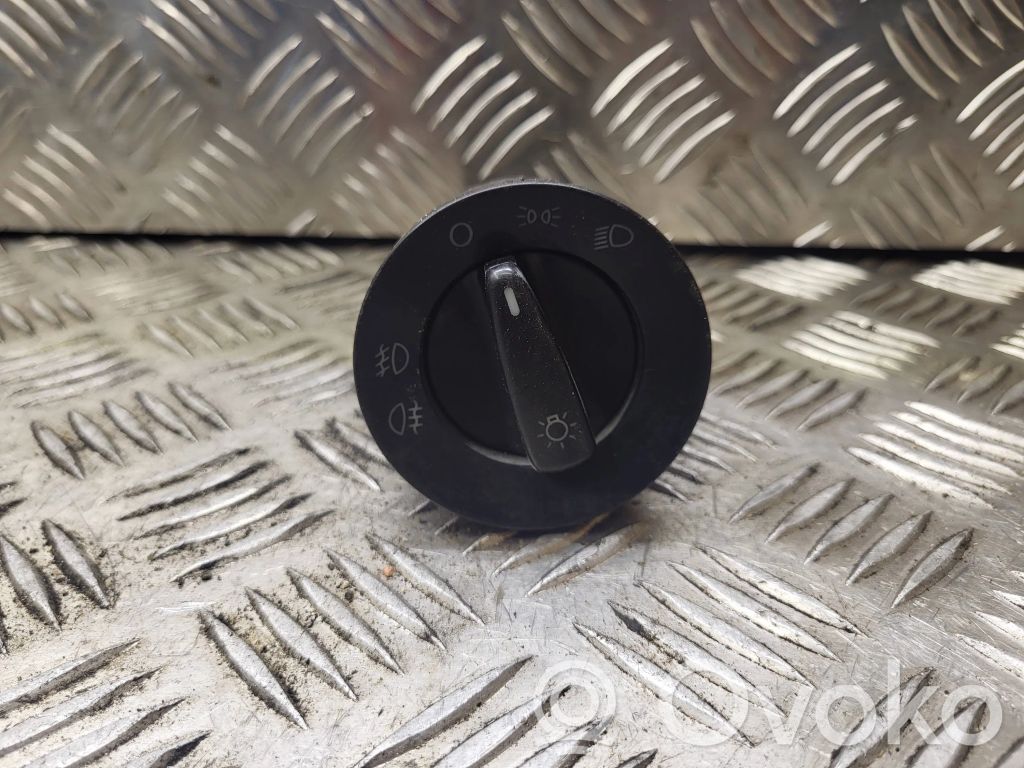 Skoda Octavia Mk1 (1U) Light switch 