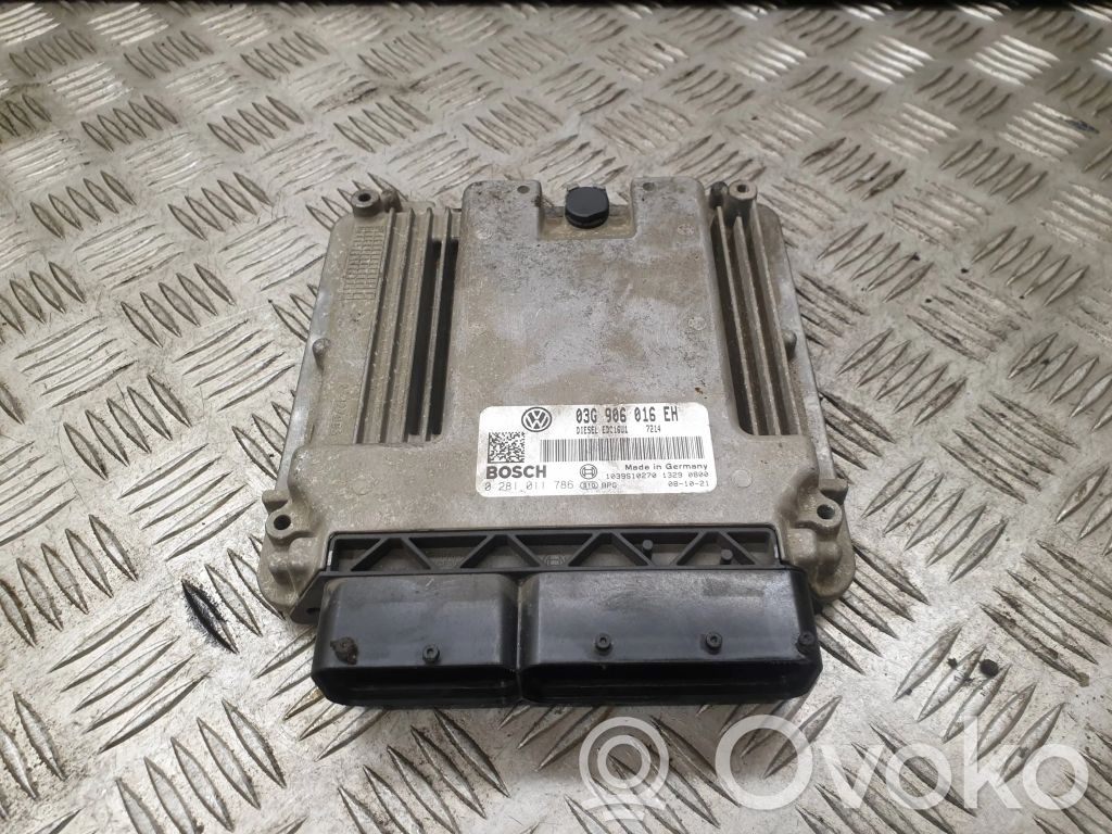 Volkswagen Touran I Engine control unit/module 
