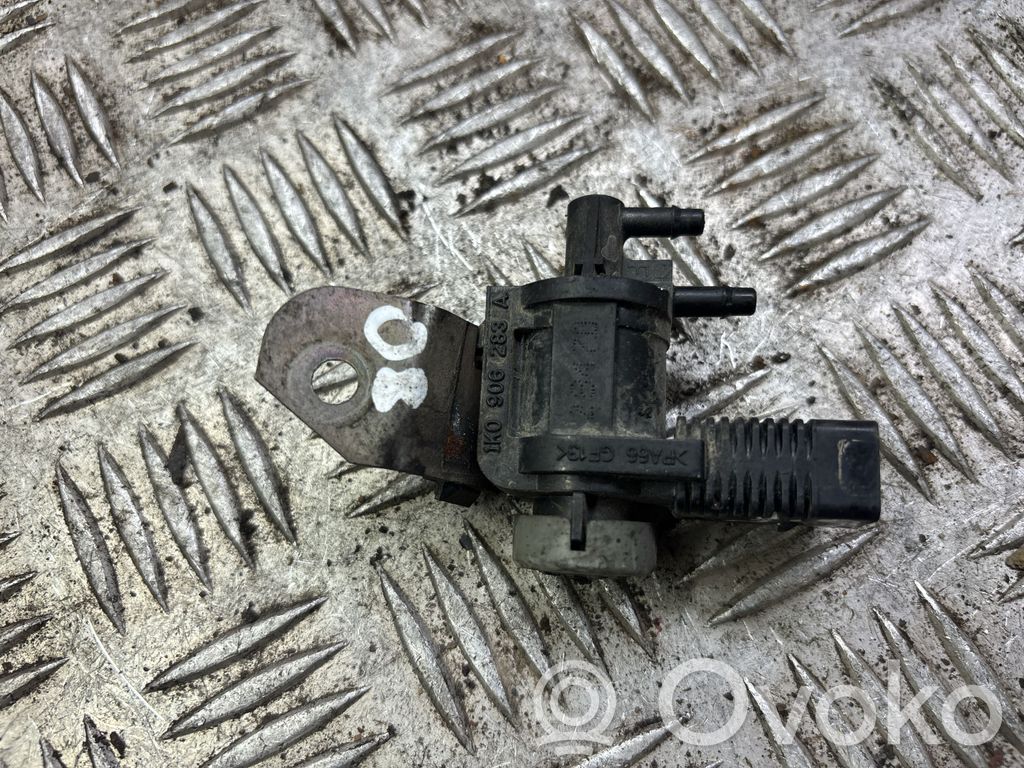 Volkswagen Golf V Turbolader Druckwandler Magnetventil 