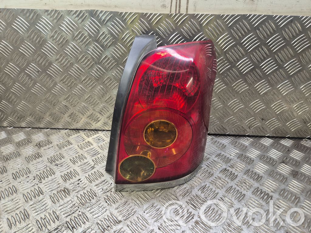 Toyota Avensis T250 Lampa tylna 