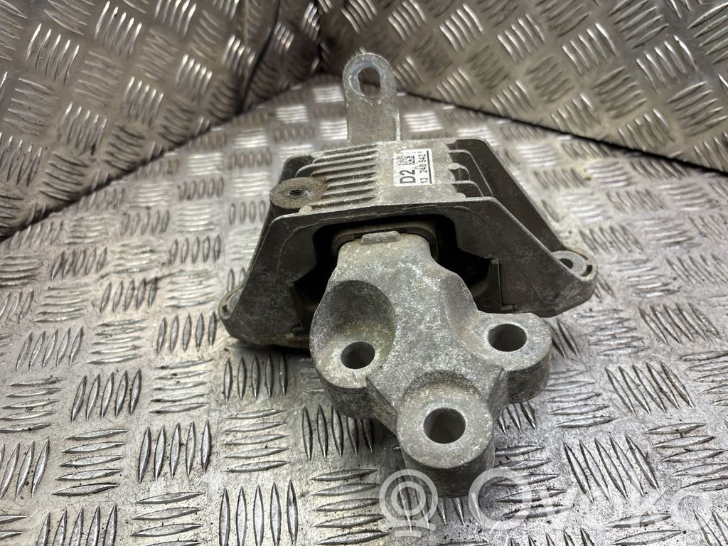Engine mount bracket   13248542