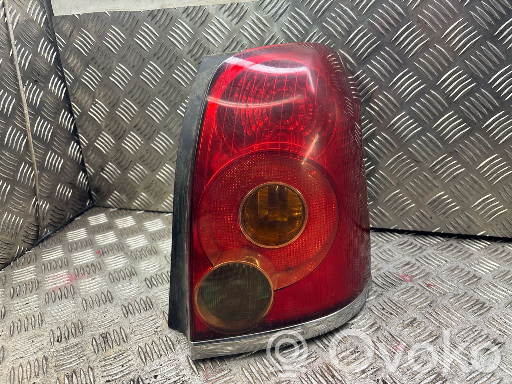 Toyota Avensis T250 Lampa tylna 