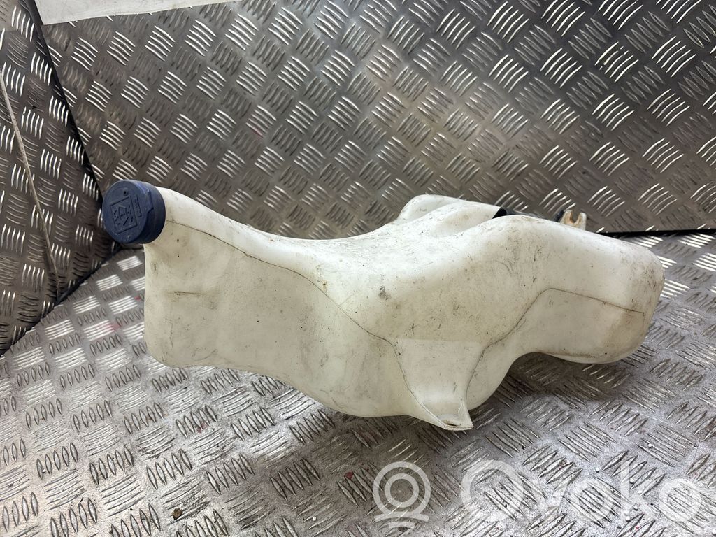 Iveco Daily 35 - 40.10 Zbiornik płynu do spryskiwaczy szyby przedniej / czołowej 