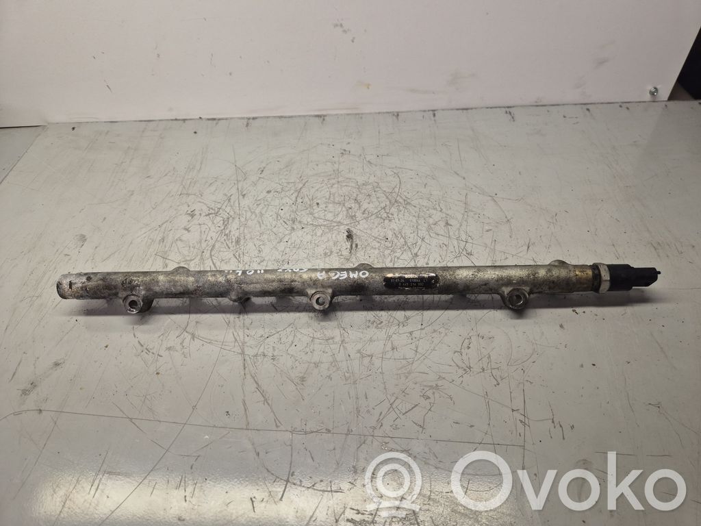 Opel Omega B2 Listwa wtryskowa 