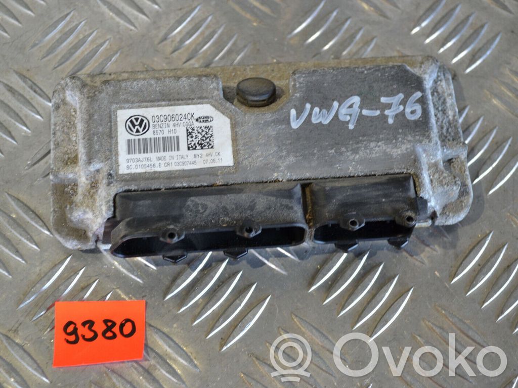 Volkswagen Golf VI Engine control unit/module 