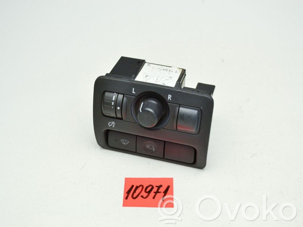 Subaru Outback Wing mirror switch 