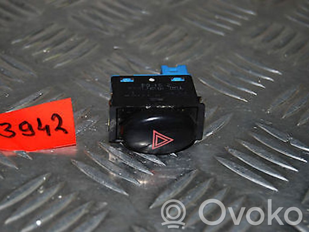 Hazard light switch   YUG101971