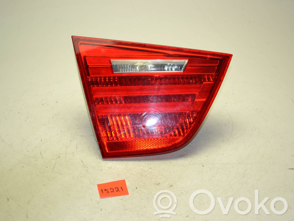 Tailgate rear/tail lights   21820103