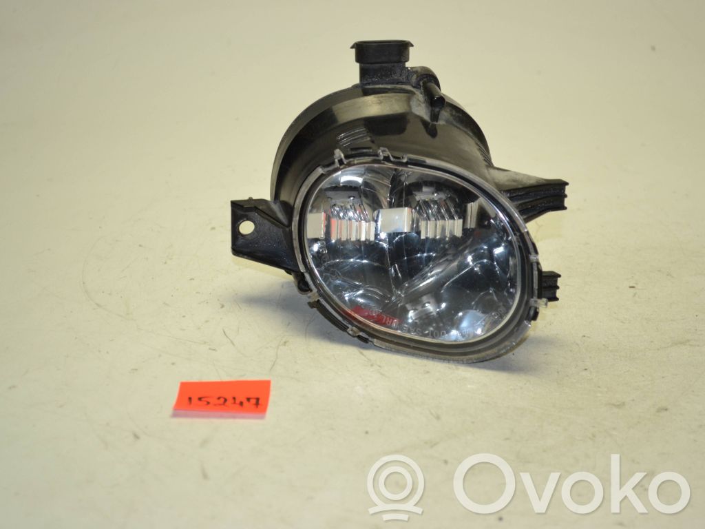 Volvo C30 Miglas lukturis priekšā 