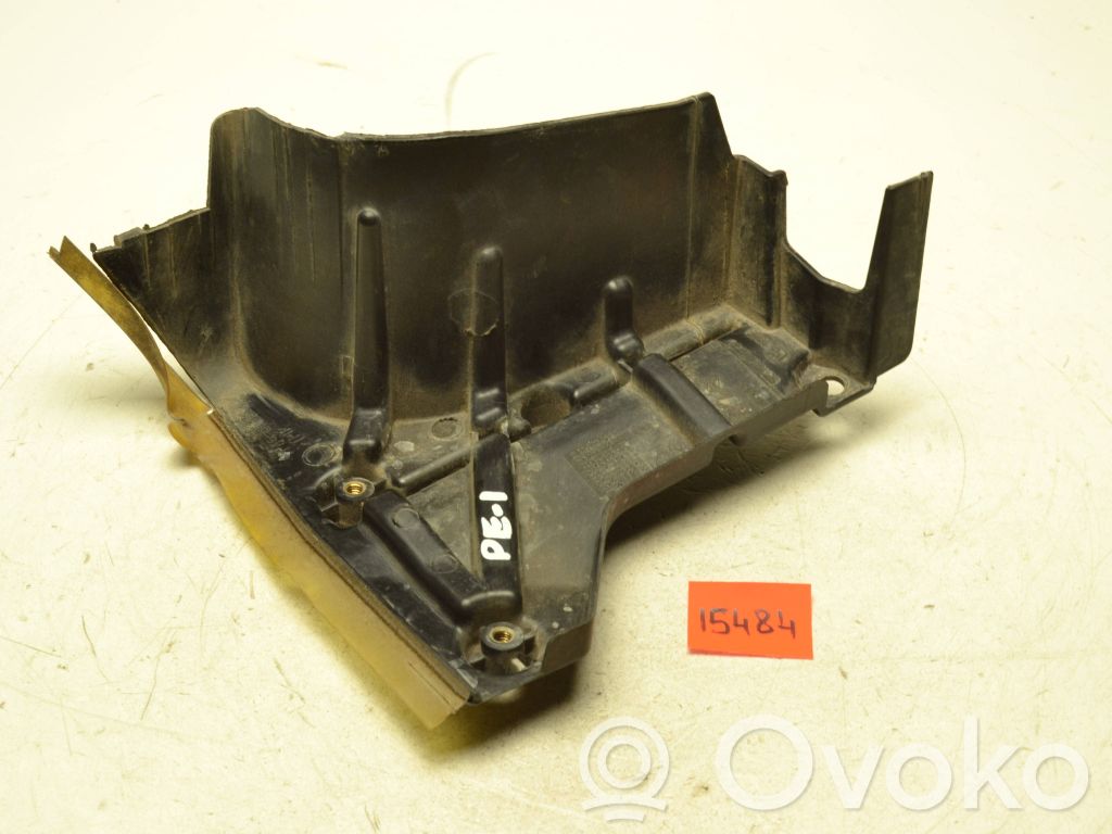 Peugeot Expert Kita variklio skyriaus detalė 