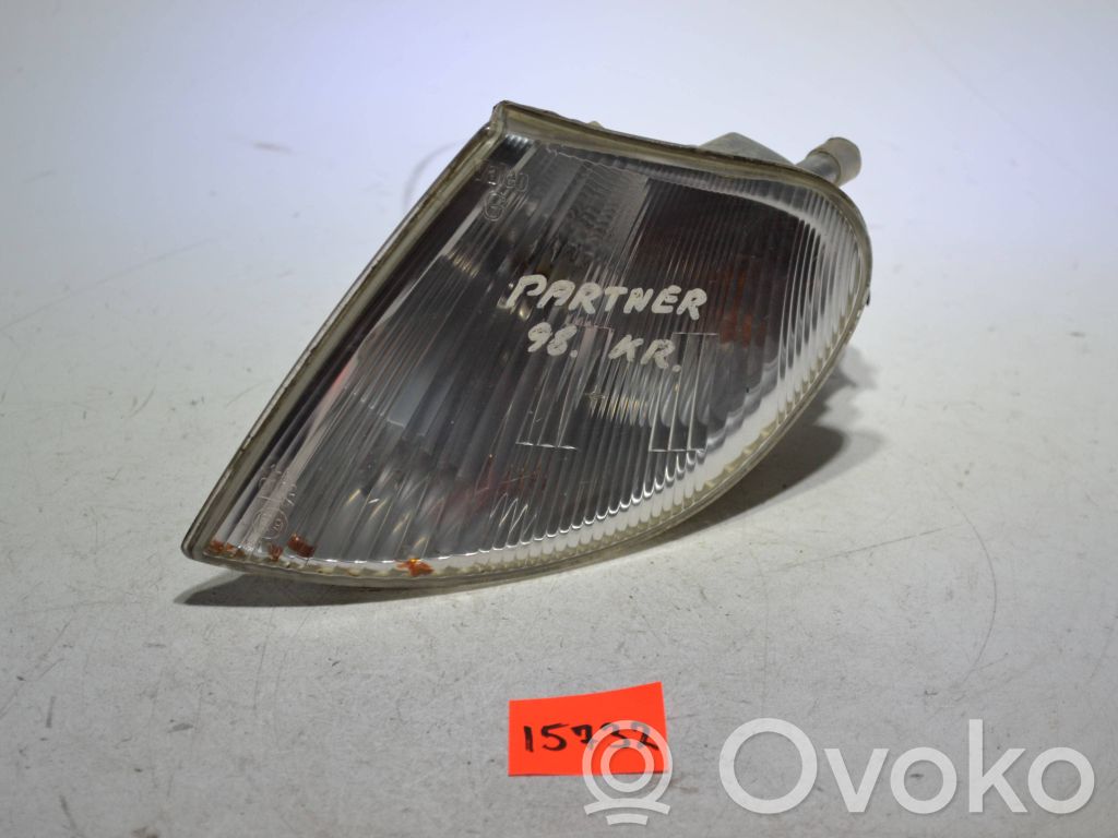 Peugeot Partner Front indicator light 