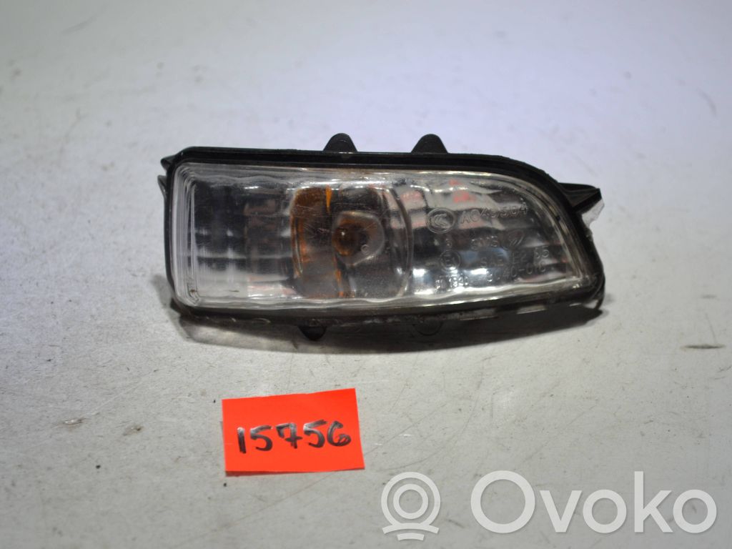 Volvo V70 Mirror indicator light 