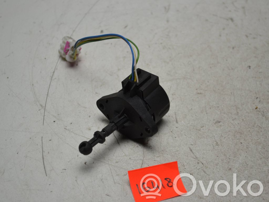 BMW 3 E46 Headlight level adjustment motor 