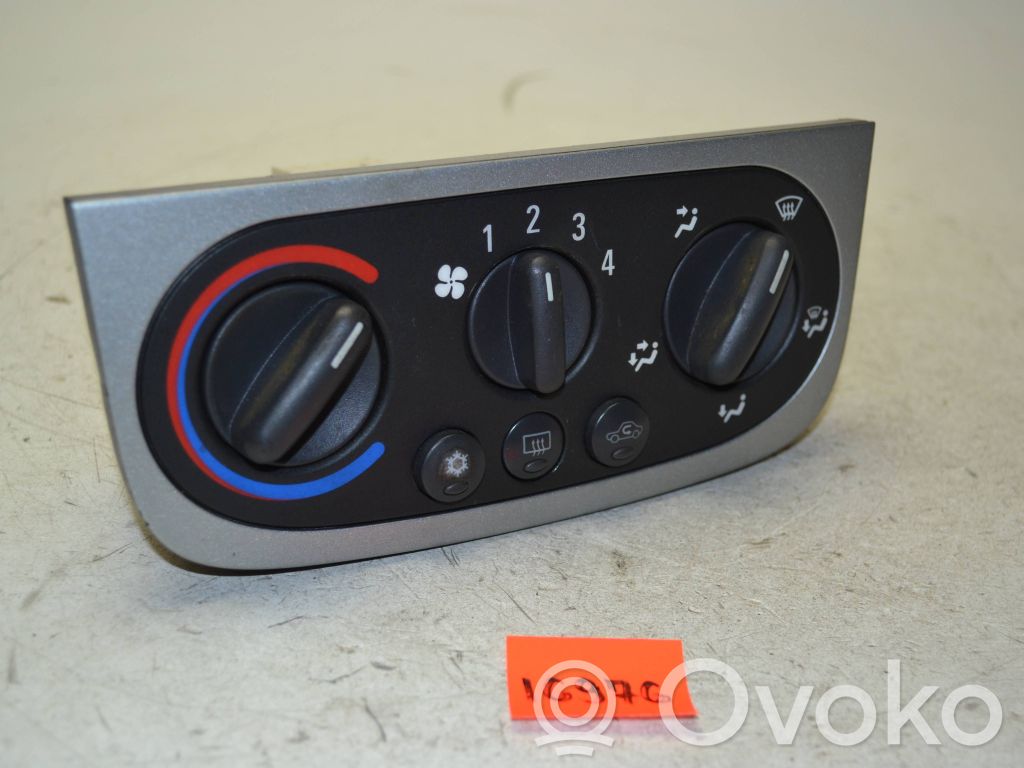 Opel Combo C Climate control unit 