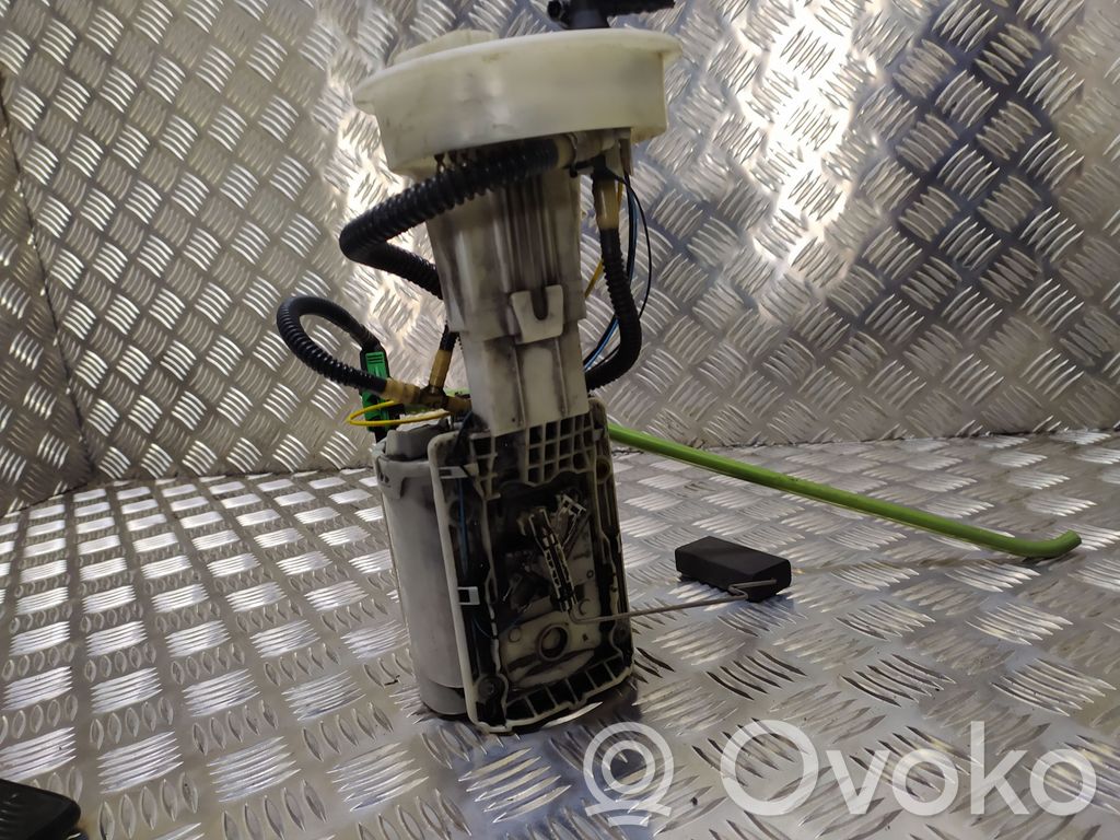 Audi A4 S4 B6 8E 8H Bomba interna de combustible 