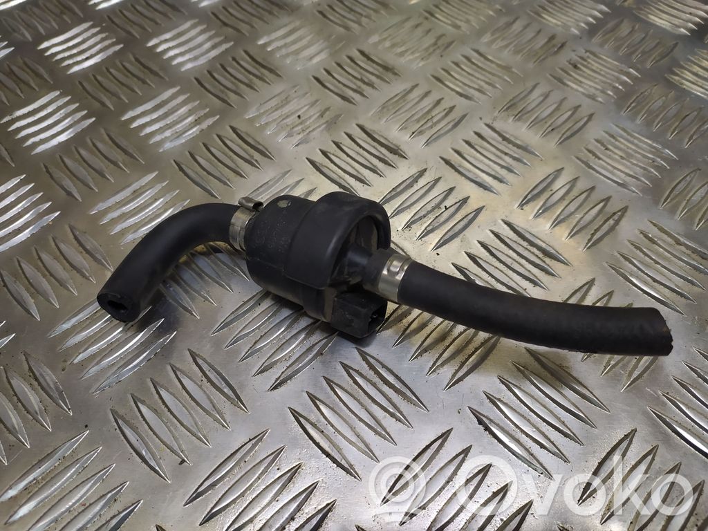 Audi A4 S4 B5 8D Válvula de vacío (Usadas) 