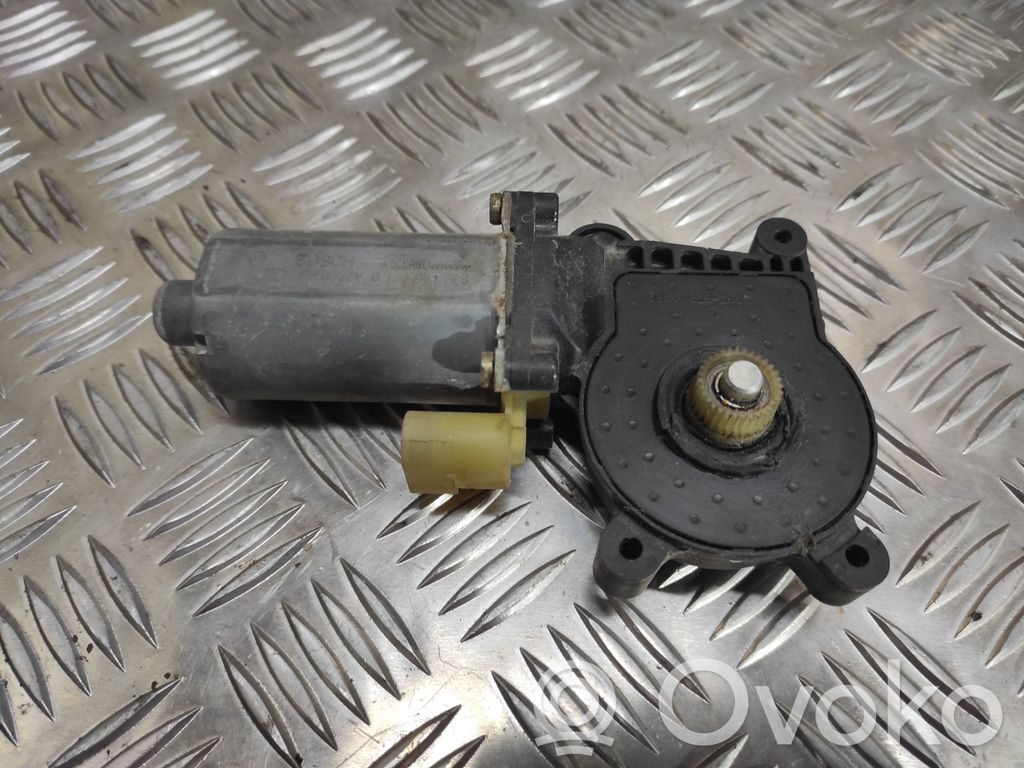 BMW 3 E46 Front door window regulator motor 