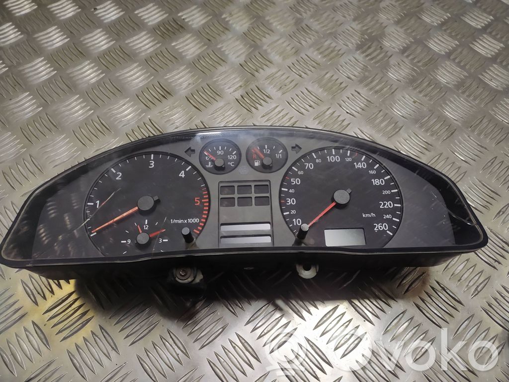 Audi A4 S4 B5 8D Speedometer (instrument cluster) 