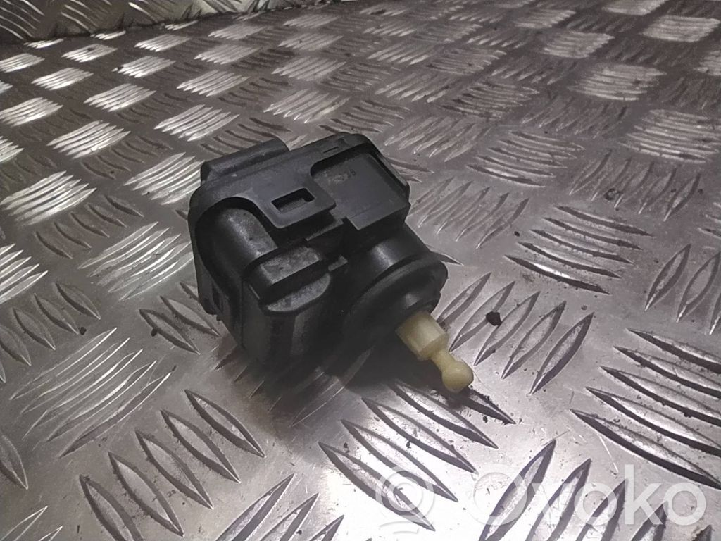 Audi A6 S6 C5 4B Scheinwerferstellmotor 