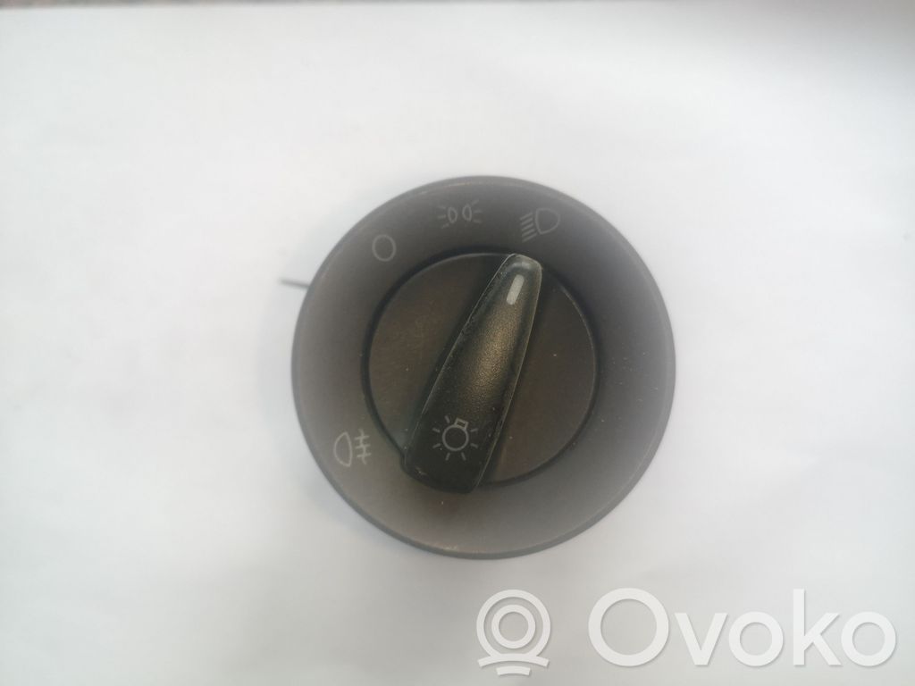 Skoda Fabia Mk2 (5J) Light switch 