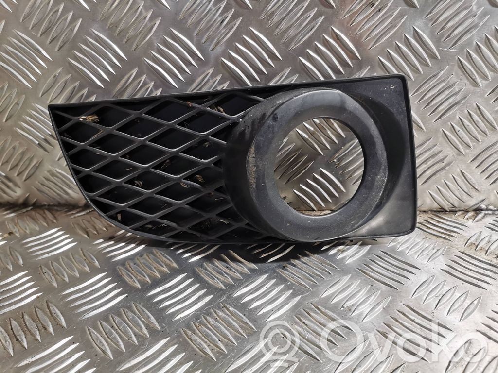 Etusumuvalon ritilä   CC2250C11