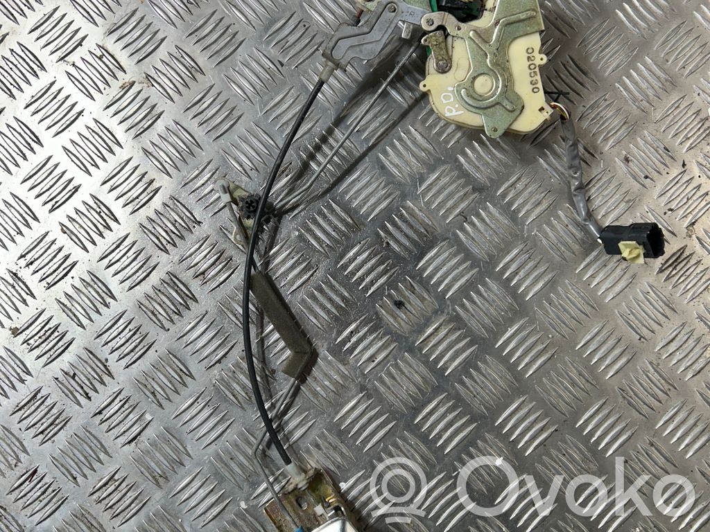KIA Sorento Front door lock 