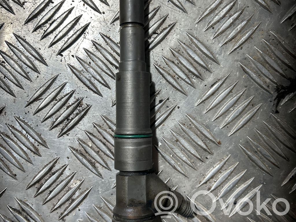 Fuel injector   7788609,7789670