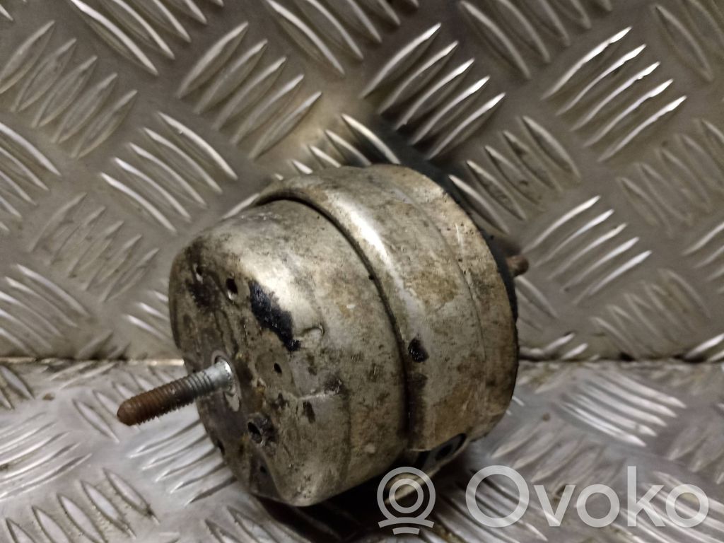 Volkswagen PASSAT B5.5 Dzinēja spilvens 