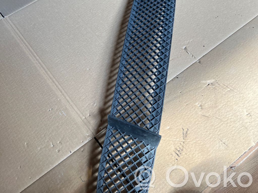 BMW 1 E81 E87 Front bumper lower grill 