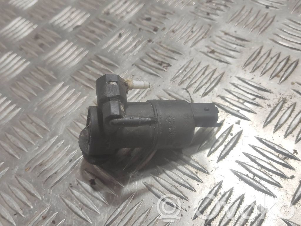 Renault Laguna II Windscreen/windshield washer pump 