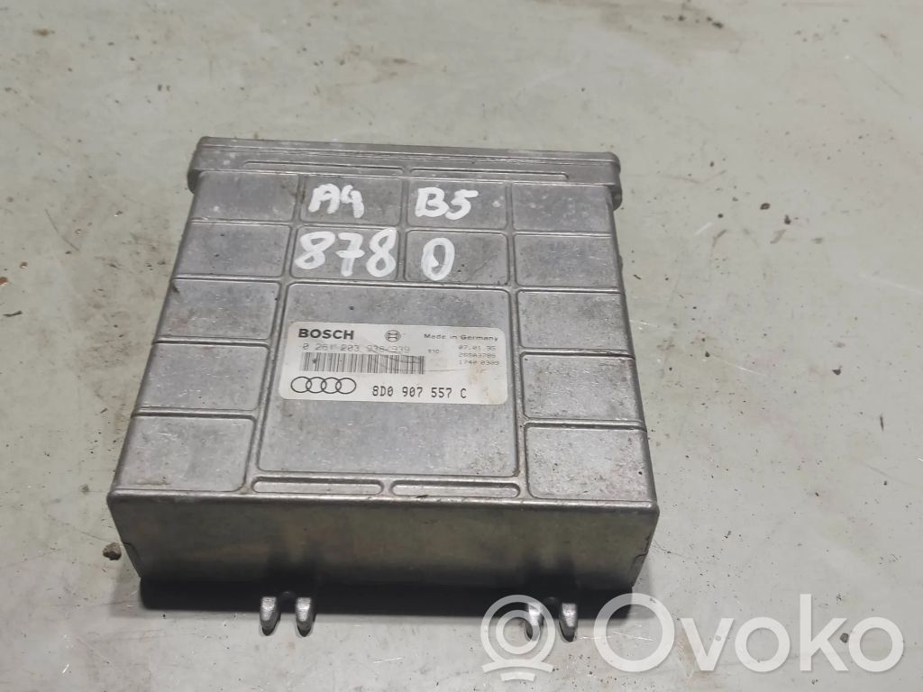 Engine control unit/module   8D0907557C,26SA3785,0261203938