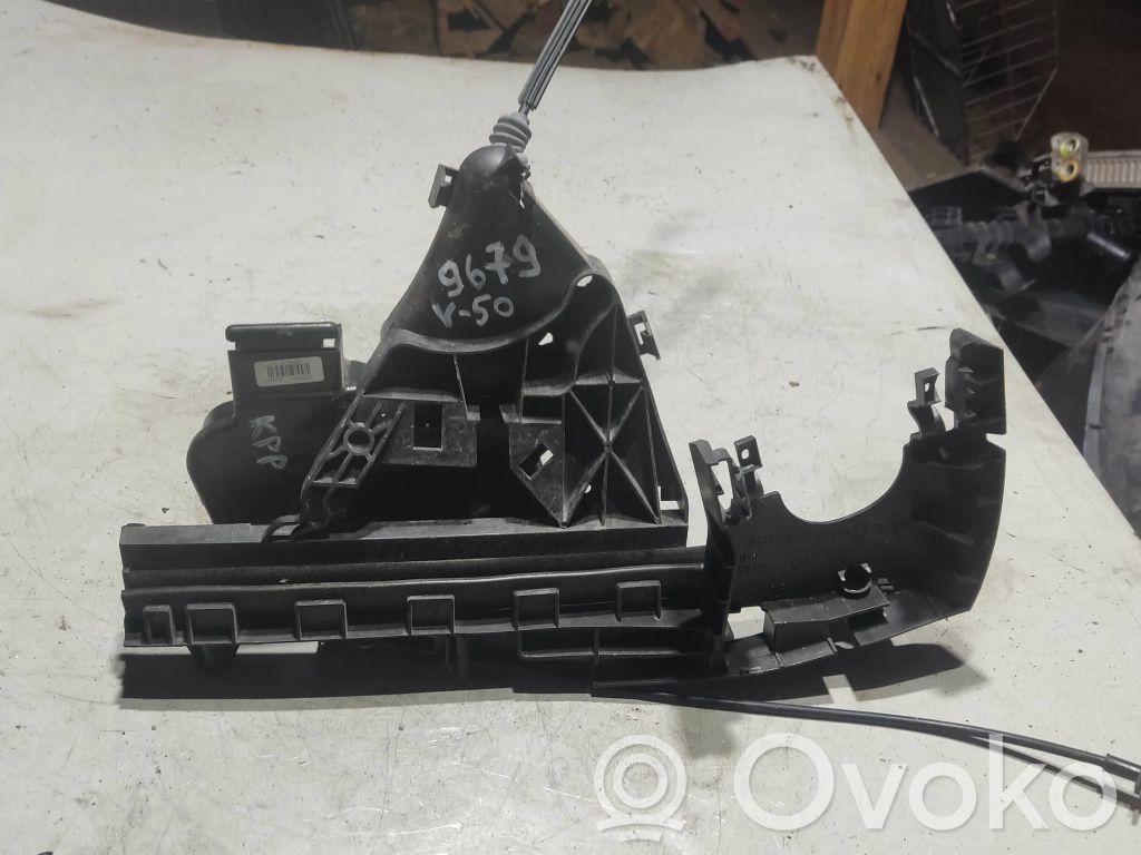Volvo V50 Front door lock 
