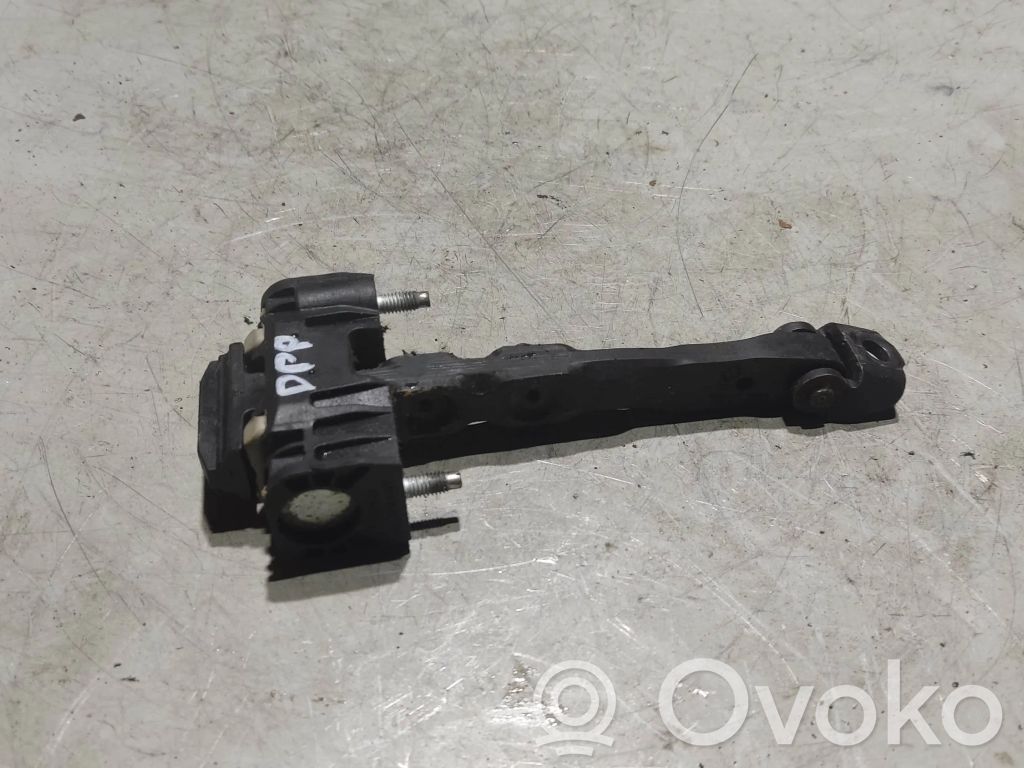 Volvo V50 Etuoven pidätin 