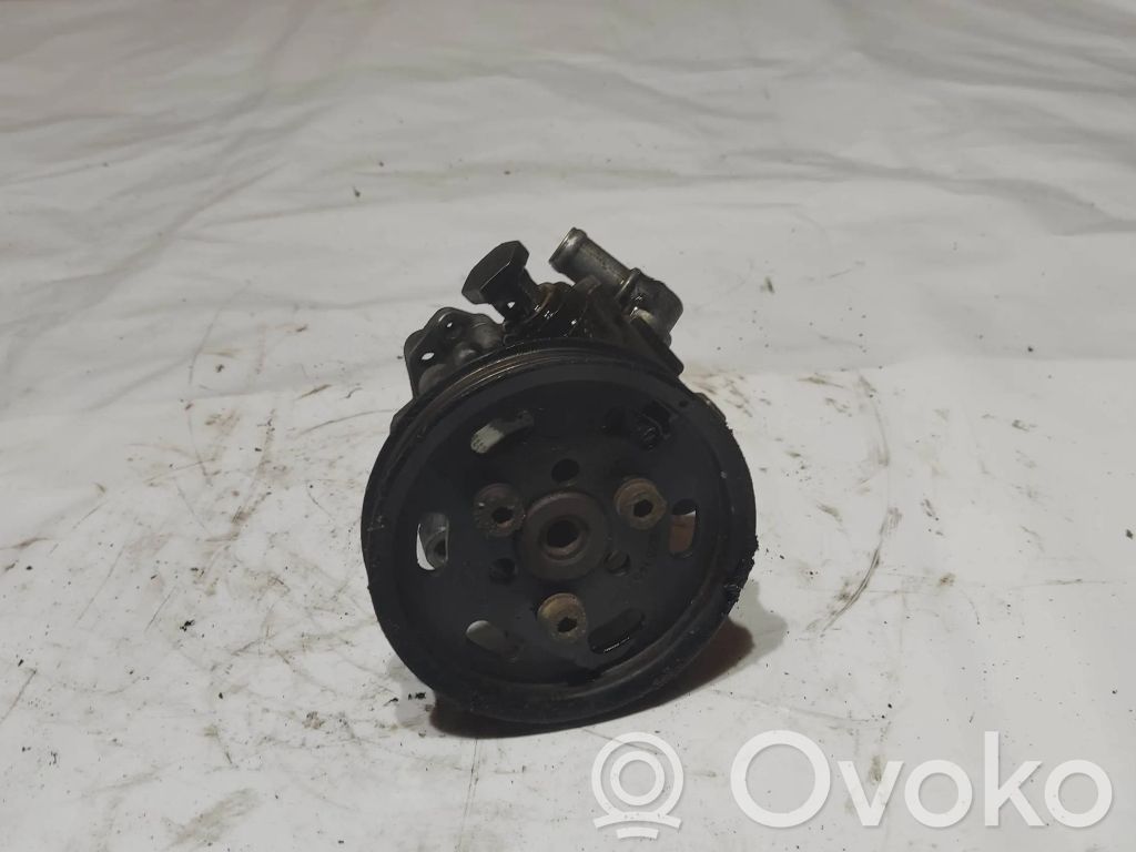 Audi A4 S4 B5 8D Ohjaustehostimen pumppu 