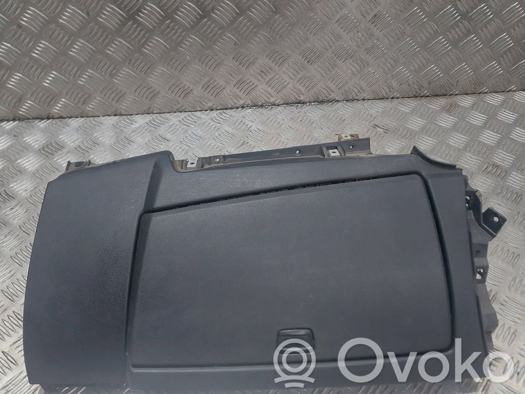 BMW 1 E81 E87 Daiktadėžė 