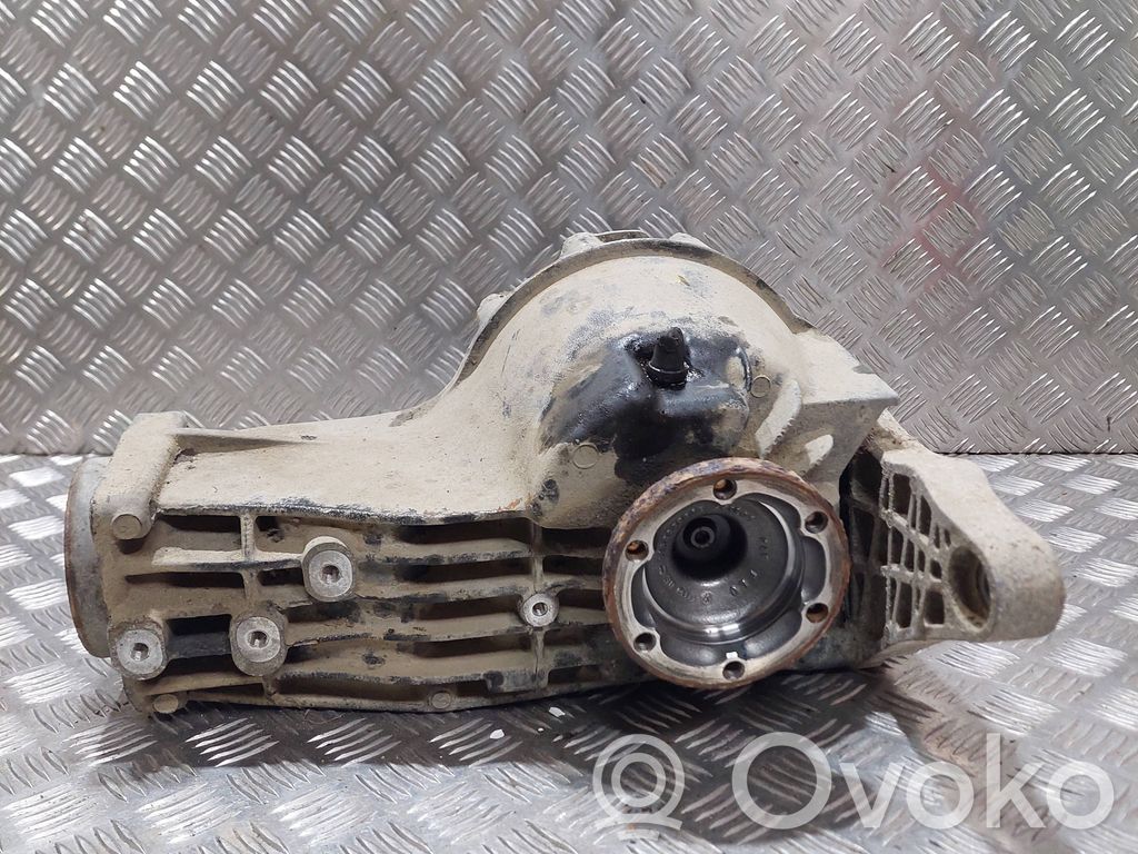 Audi A4 S4 B7 8E 8H Galinis reduktorius 